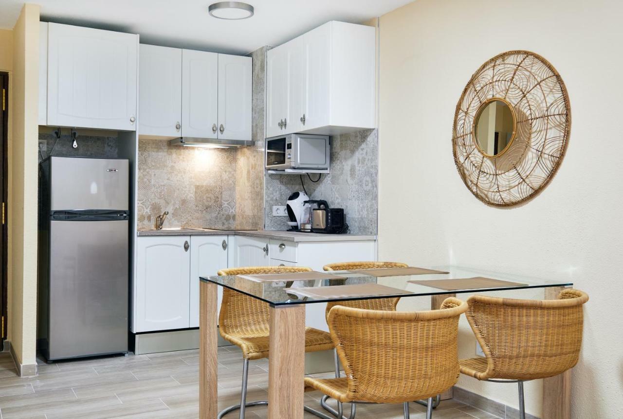 Apartments Cura Beach Proa 托雷维耶哈 外观 照片